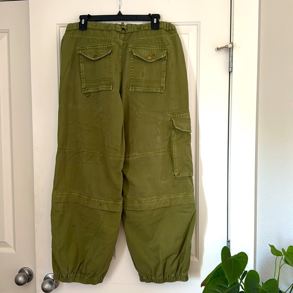 ABSOLUTELY ADORABLE Free People South Bay Utility Army Green Cargo Pants! - Picture 4 of 6
